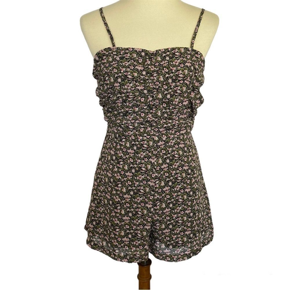 MISSGUIDED ROMPER FLORAL PRINT - Picture 3 of 15